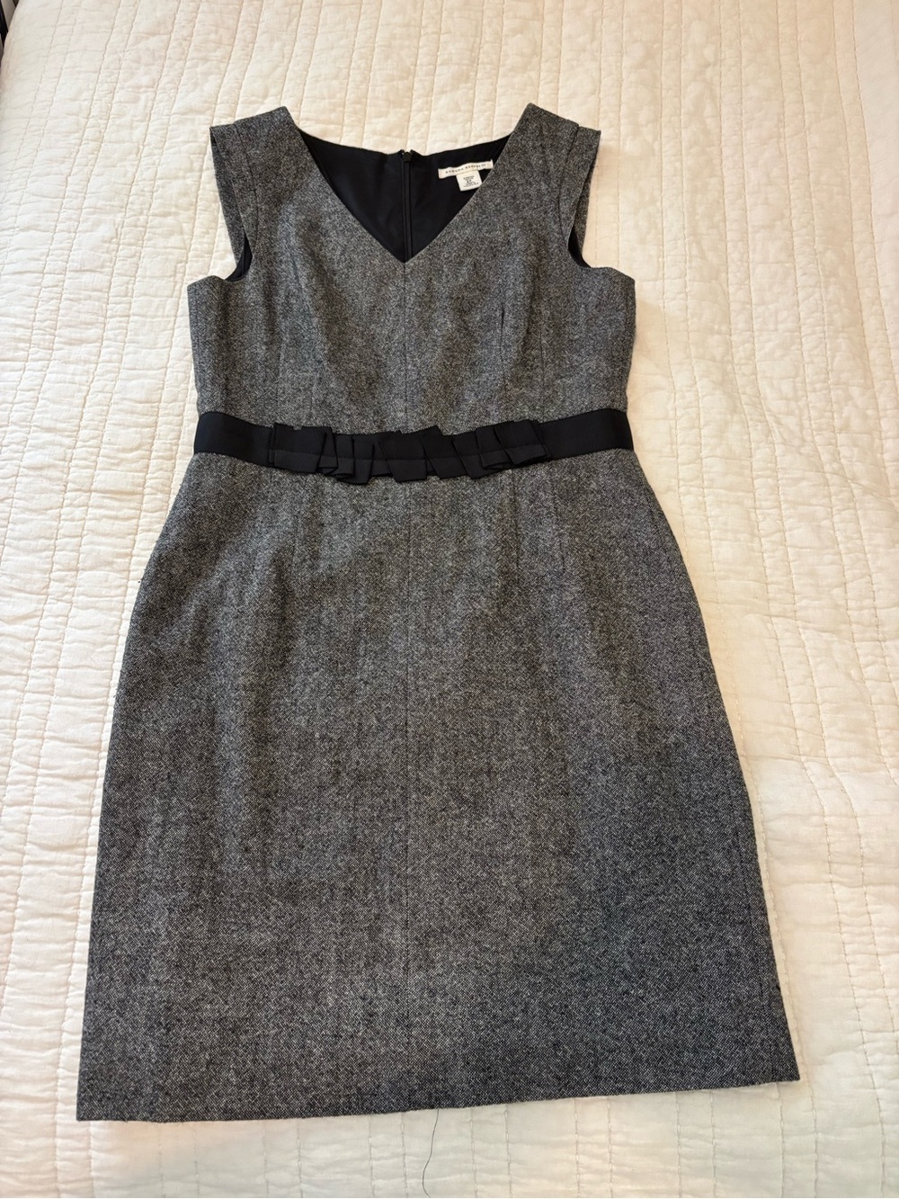 Banana Republic Classic Grey Sheath Dress with Black Waist Detail